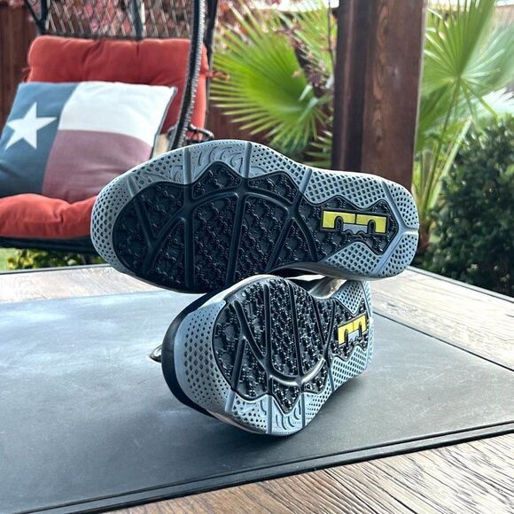 Nike LeBron 9 Low 'Obsidian' - Picture 10 of 12